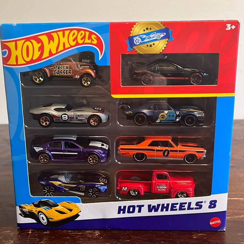 Hot wheels 8